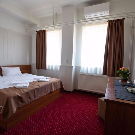 Nepliget Hotel بودابست المظهر الخارجي الصورة