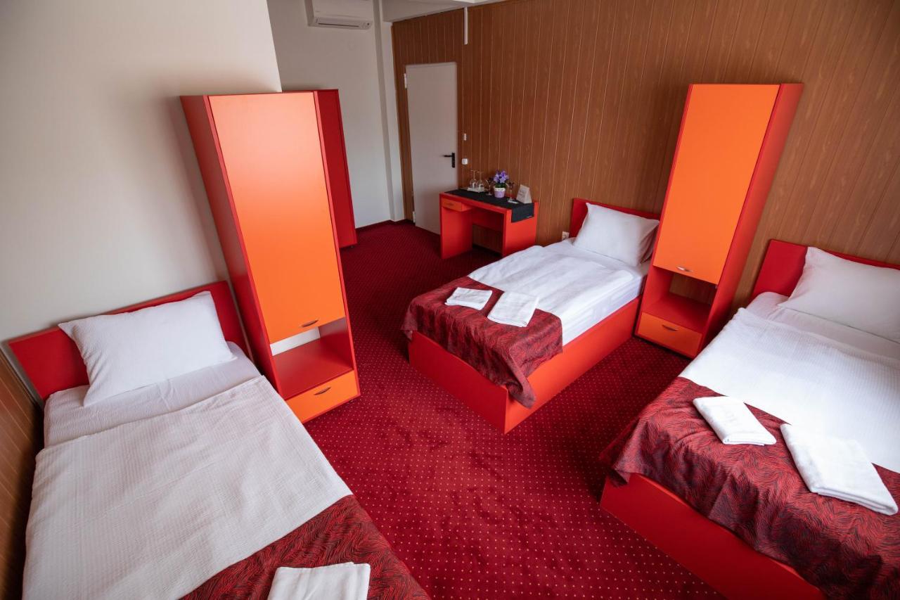 Nepliget Hotel بودابست المظهر الخارجي الصورة