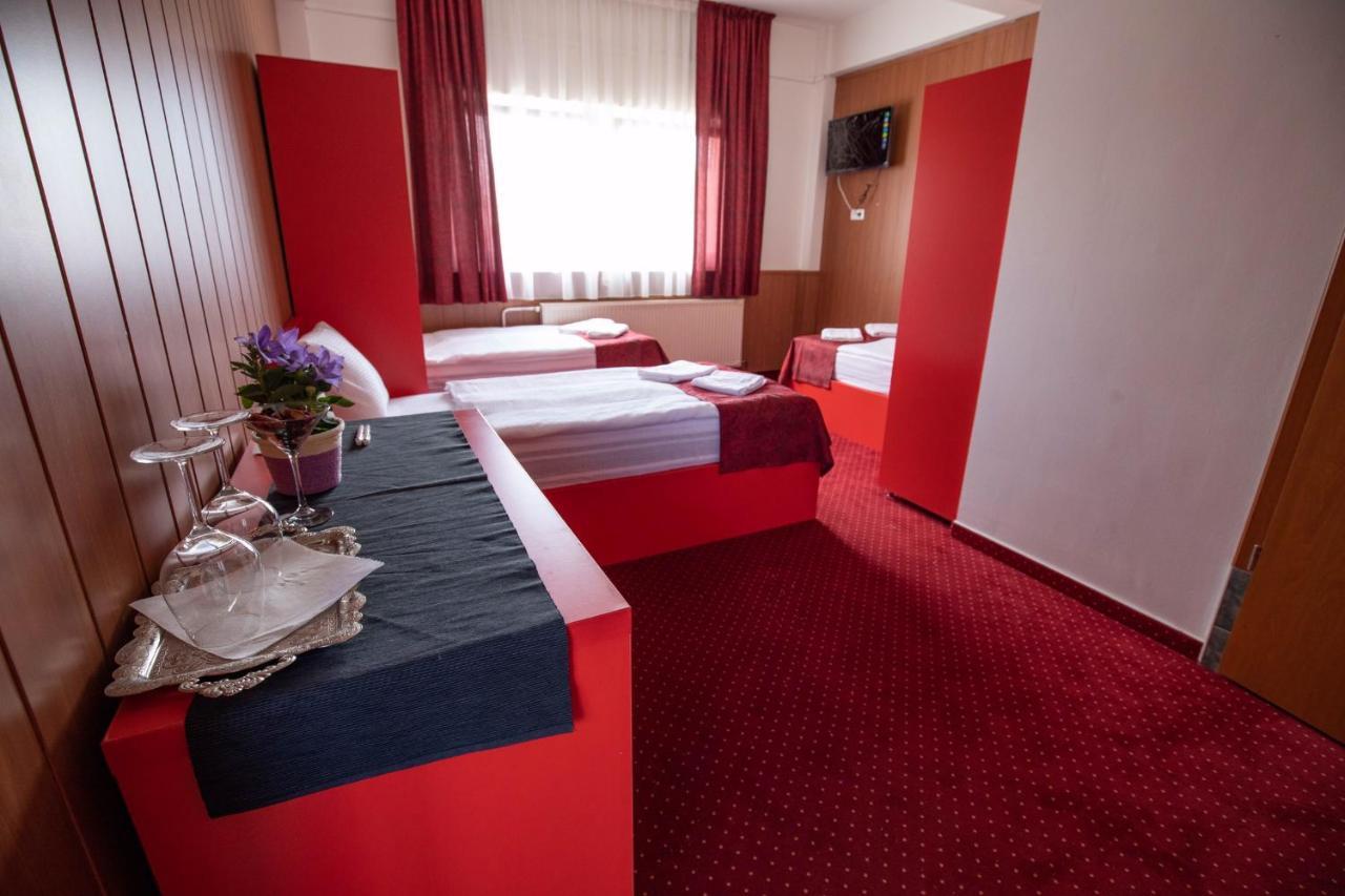 Nepliget Hotel بودابست المظهر الخارجي الصورة
